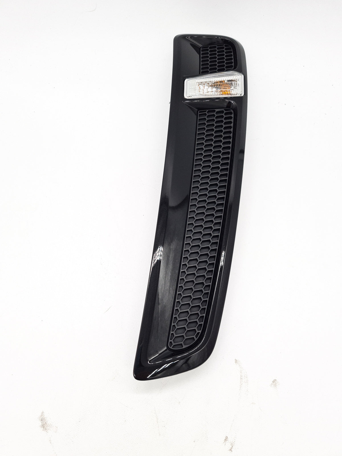 RH BLACK FENDER VENT & FLASHER LAMP for Holden COMMODORE VF NEW GENUINE