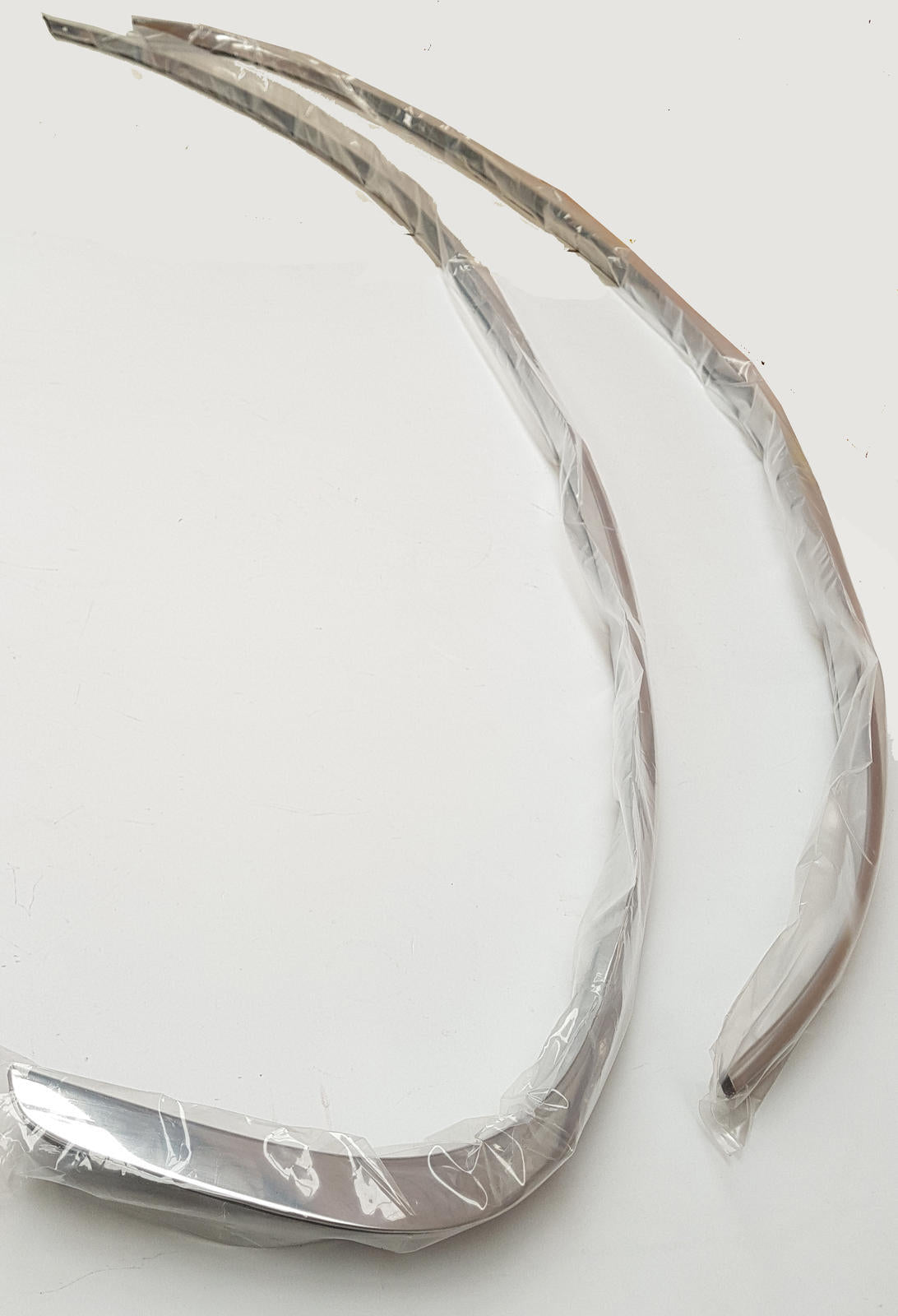 LH & RH Side Chrome Mould Kit for VE VF Commodore Sedan Holden Genuine NEW 92274603-92274603