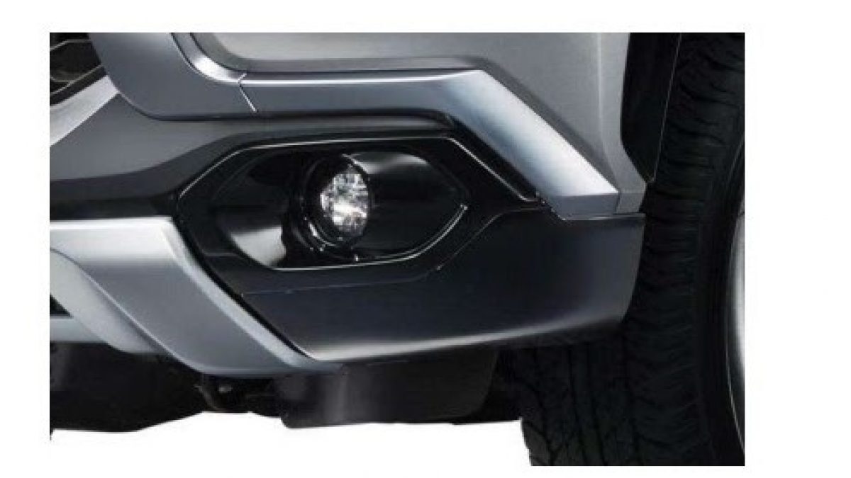 Mitsubishi Pajero QE FRONT CORNER MOULDING kit - BLACK Genuine 2016-