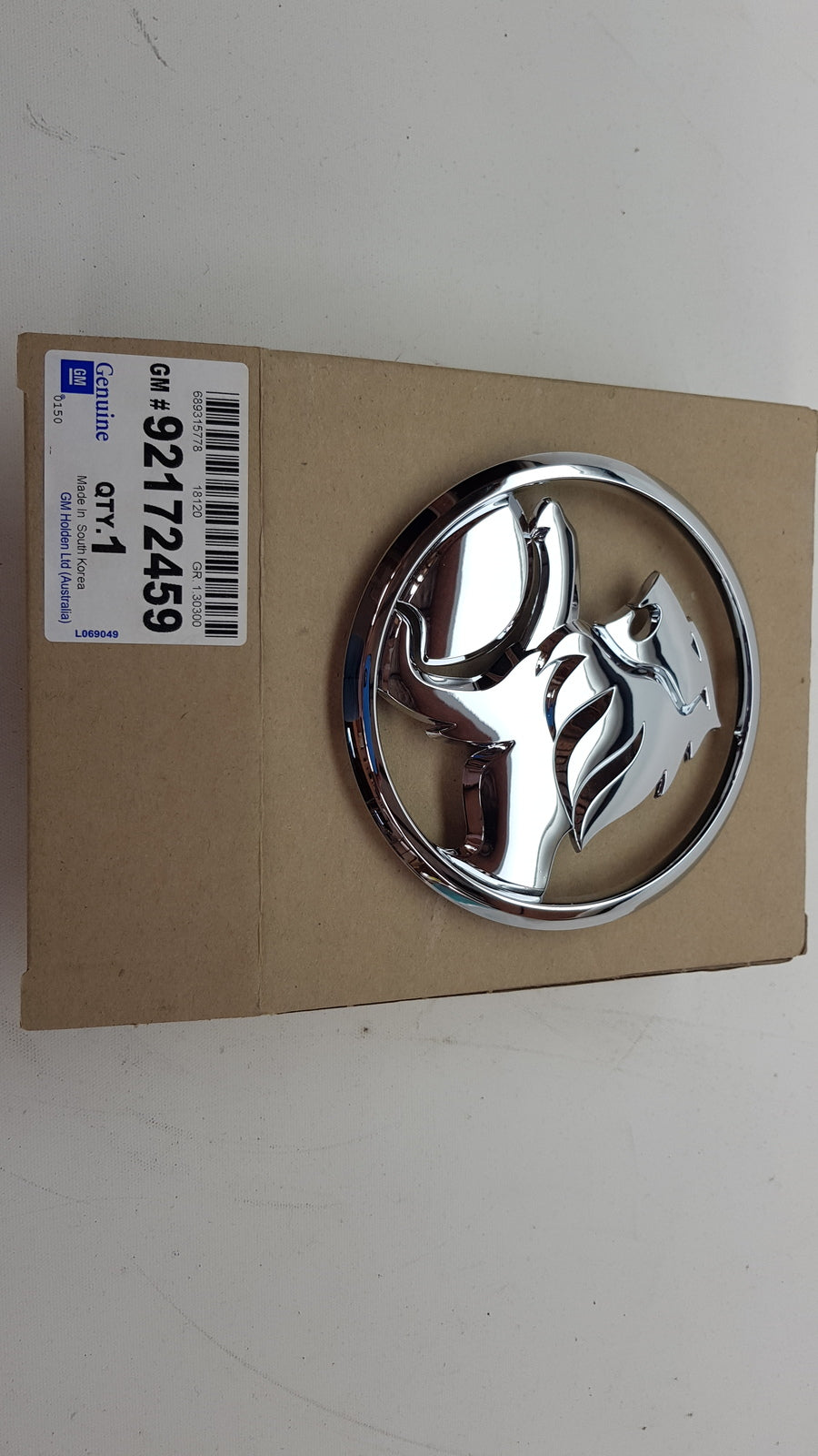 HOLDEN COMMODORE VE series 2 SS SV6 SSV LS1 LS2 FRONT GRILLE badge brand new