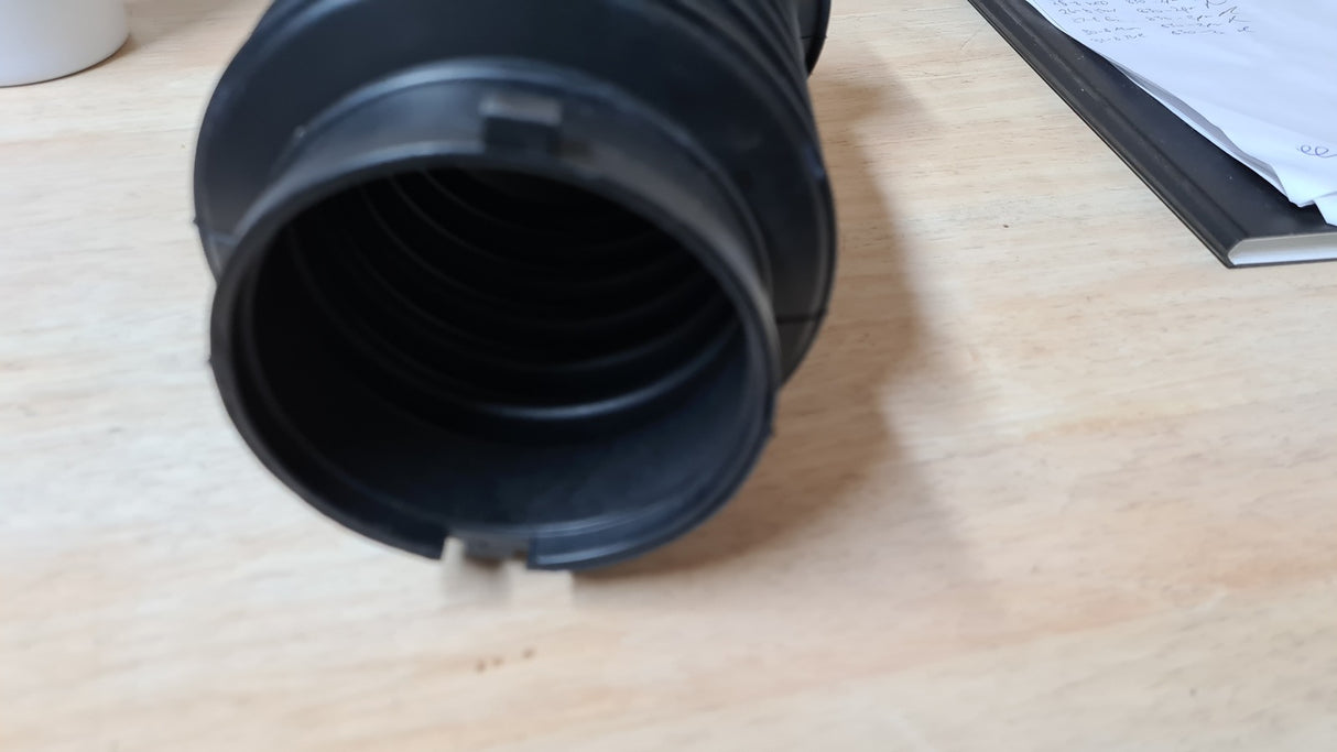 Air Intake Duct Hose for Holden Commodore VT VX VY VU Statesman WM WK V6