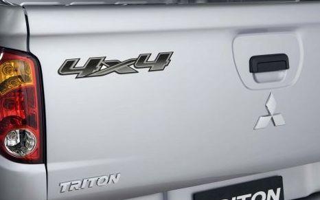 4x4 decal MN ML suitable for Mitsubishi TRITON 2009-2015 DUAL CAB CLUB CAB MZ313557 GENUINE